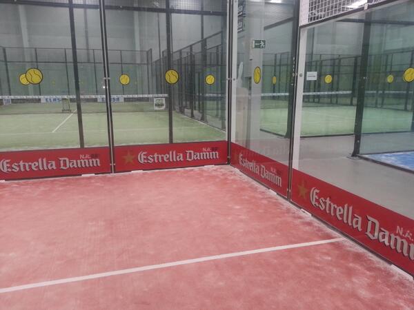 Buenos dias a todos los padeler@s segovian@s.
Desde Padelzone Indoor club te deseamos que pases un buen dia.