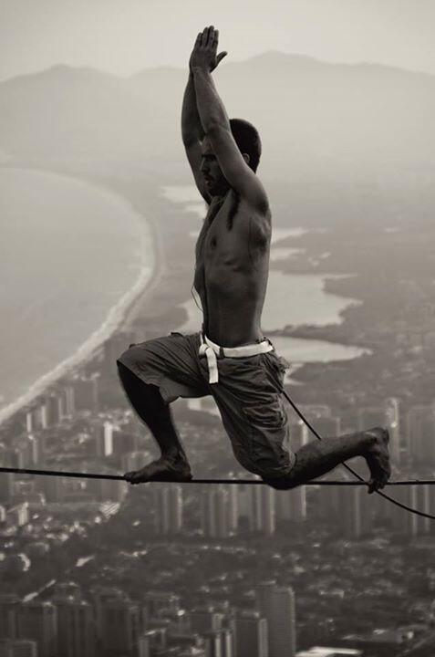 lanalapa's tweet photo. Estamos rezando para você votar nas fotos de Highline do Rio de Janeiro, de Nelson Porto, no Rio Mountain Festiva... http://t.co/XORvsXhWFr