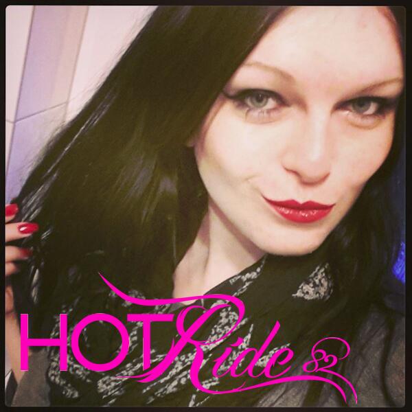 #sexy #lächeln #gothic #goth #rotelippen #sweet #camgirl #smile #smiling #lächeln l http://t.co/QFPcxurQBv