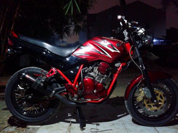 The new look of Maroon 2,, cc: @agungBMJ <a href="/HaryoBozkov/">haryo♚bozkov</a> ,, ehhehe,, ayoo "Liar" mana ini,, blaarr,, blaarr,, #JamnasX