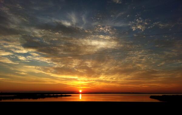 donniesalter's tweet photo. @SamChampion Sam, I know how much you love Pensacola, FL so I want to share our morning sunrise with you. The Salters http://t.co/TiOnHc9Dr4