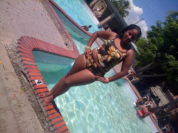 Azucar02's tweet image. Día Lluvioso + Fritos con Chuleta + Brugal Blanco + Tu = Combinación Perfecta... #Rico