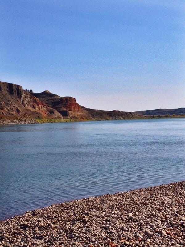 ActuallyMar's tweet photo. The river looks amazing today http://t.co/Goqajf63vG
