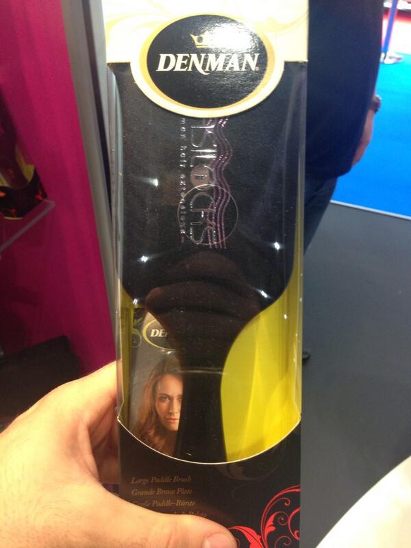 So Proud to have our custom designed <a href="/easilocks/">Easilocks®</a> brushes designed by the ICONIC <a href="/DenmanBrush/">Denman Brush</a> !
#proudmoment xx