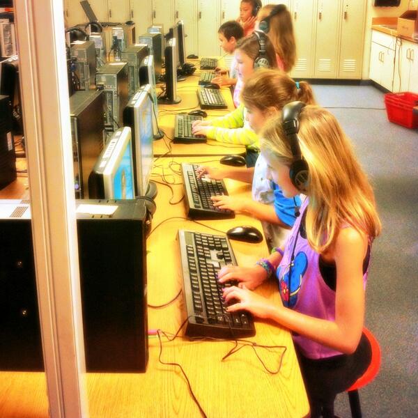 MsPhillips3's tweet photo. Here we are, practicing our keyboarding skills! http://t.co/UhZr9BqHB5
