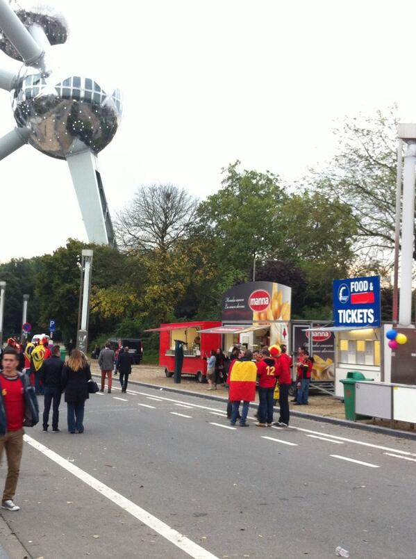 JaakFrancken's tweet photo. #feestje in Brussel!!! http://t.co/6kFqiQTva2