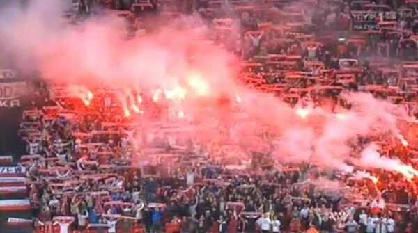 YouKnowVoetbal's tweet photo. 18.000 Poland fans away at Wembley via @awaydays_ http://t.co/u6cf56p7mw