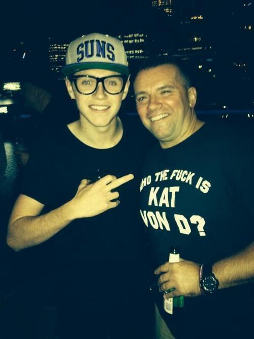 1DNoticiasCo's tweet photo. Niall y su entrenador anoche http://t.co/AXxgolqzbz