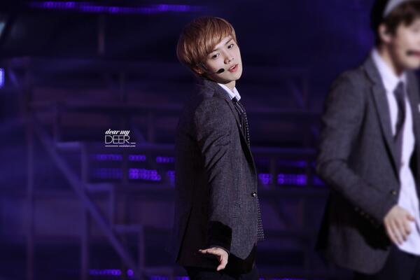 Luhan_Fanbase's tweet photo. 131009 Luhan at Asia Song Festival (cr.Dear My Deer) #2 http://t.co/wVA60WZqKm