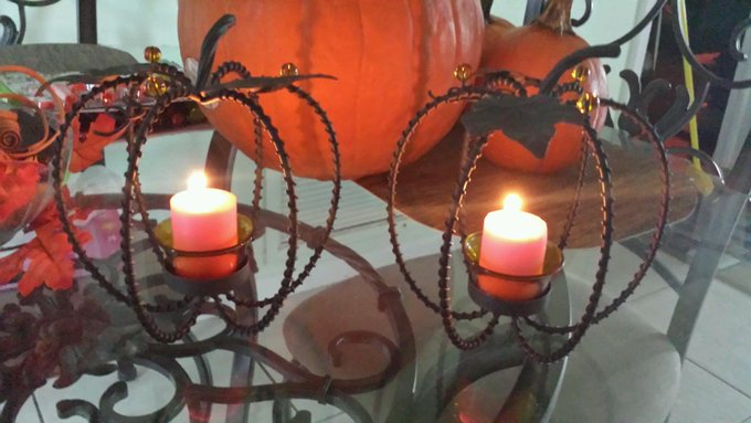 Pumpkins n candles from my beautiful man !" Ugh hes amazing!" http://t.co/6j1kyQRlD1