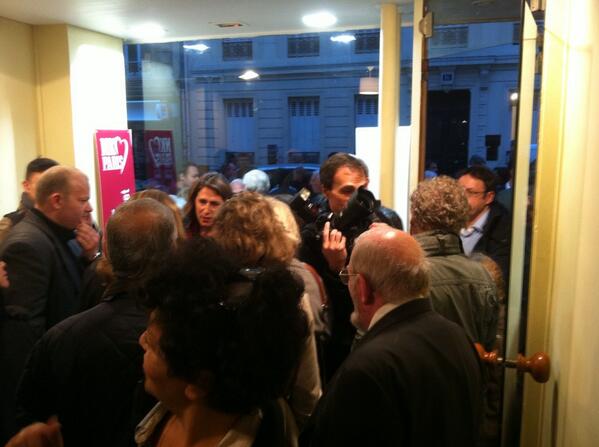 nk_m's tweet photo. Inauguration de ma permanence à #Paris14 -17 rue Mouton Duvernet. Vs êtes tous les bienvenus (tlj 10h-13h 14h-18h) ! http://t.co/B7H0dLUJTE