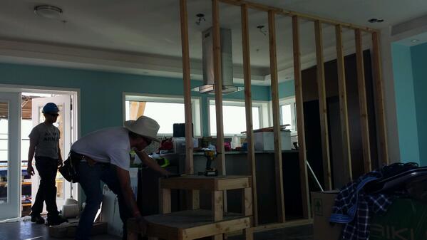 ontarioSD's tweet photo. Preparing to split ECHO for shipping back to Canada. http://t.co/OMaWC24KdU