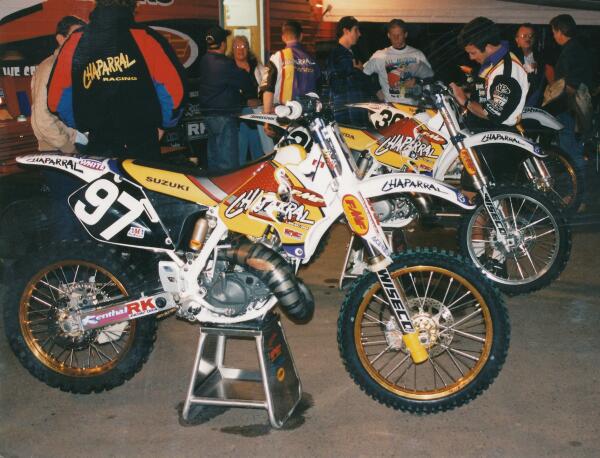 stevee401's tweet photo. “@TonyBlazier: Schnell's 1996 Chaparral Suzuki RM125 http://t.co/WwweU6zbVg” that's me working on @mmgeneral bike. 96 Anaheim. @crad104