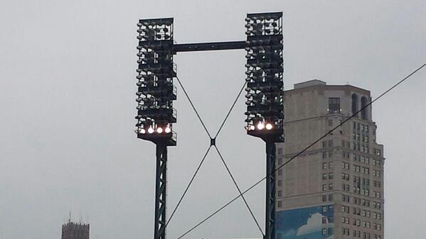 WEEI's tweet photo. Waiting for the lights to come back on... http://t.co/r8gERBB2Hg