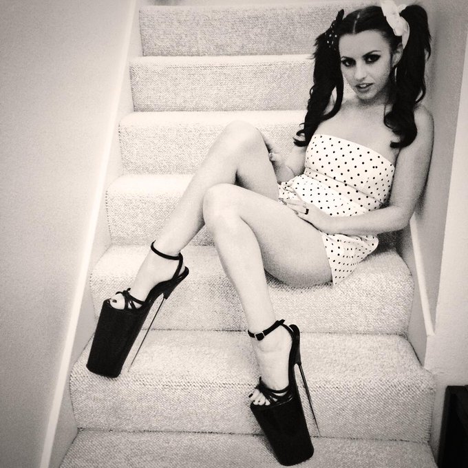 Lexy star. Lieutenant Bella Lexi. Lexi White. Bella Lexi Police. Bella Lexxi Lieutenant Port