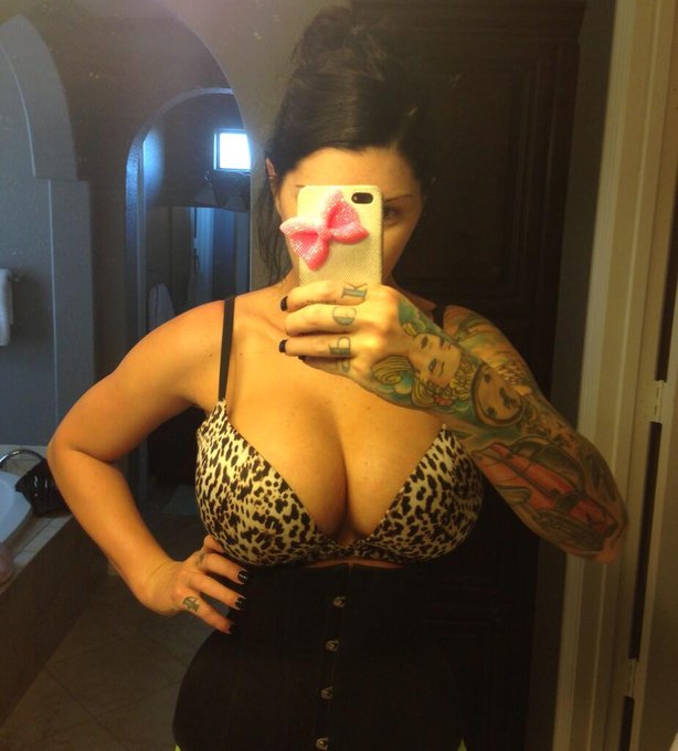 So many of you asked for a pic of my corset training... http://t.co/zim5r6gHGL<a href="/tag/tittytuesday"class="tags"><span>#tittytuesday</span></a><a href="/tag/boobcommander"class="tags"><span>#boobcommander</span></a>