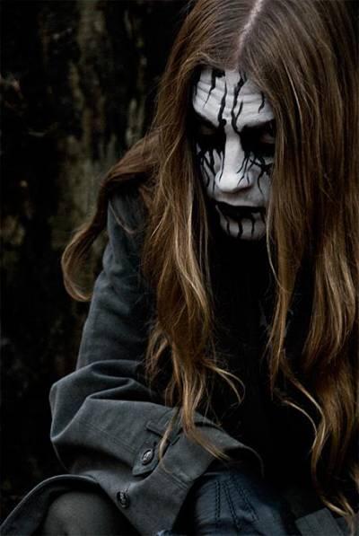 longeimg_bot's tweet photo. Namtar (Carach Angren) https://t.co/rqbnHBqh2s
