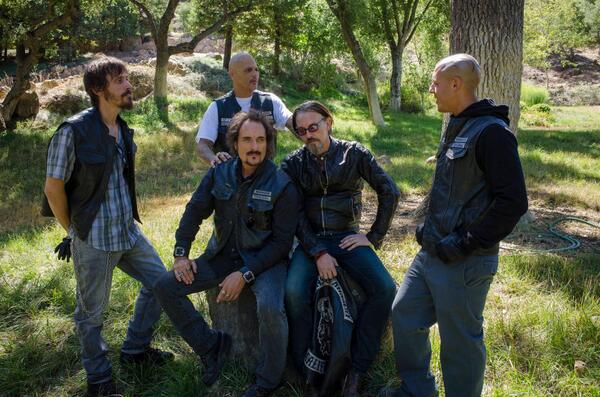 SonsofAnarchy's tweet photo. East coast #SOAFX starts now. Retweet if you’re watching with us! http://t.co/82JbTivZU6