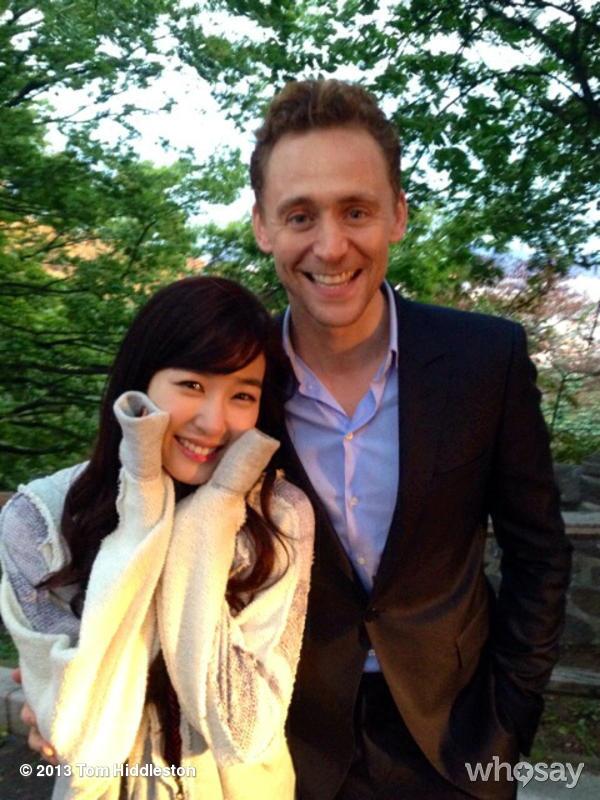 [PIC][15-10-2013]Tiffany ghi hình cho chương trình "Seoul vacation" cùng Tom Hiddleston vào chiều nay BWqkAhdCUAAQM9N
