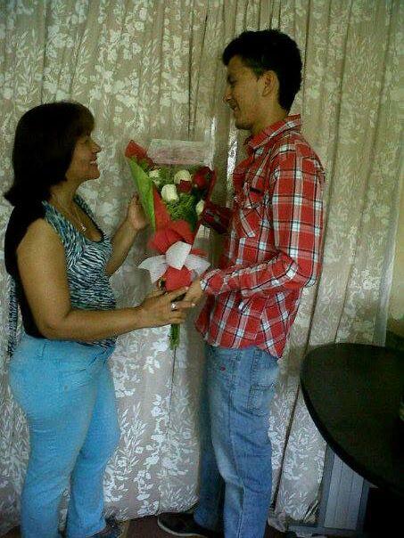 dadyandrew's tweet photo. Dia de Madres<3 http://t.co/9yjxBM8o4z