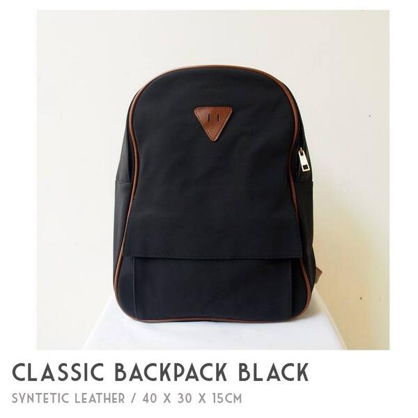 Unisex Classic Backpack available juga warna hitamnya. So chic!