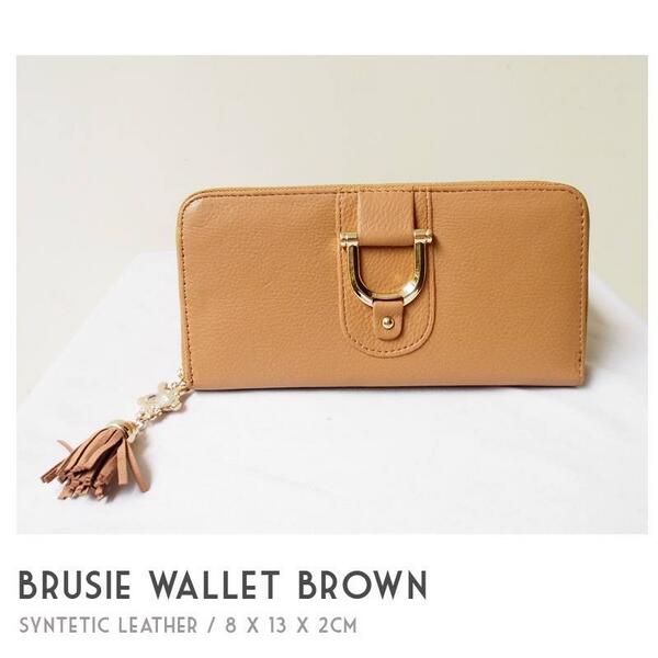 Cari dompet baru buat gantiin dompet lama kamu? Well, you have to check this out!;) our best seller Brushie Wallet