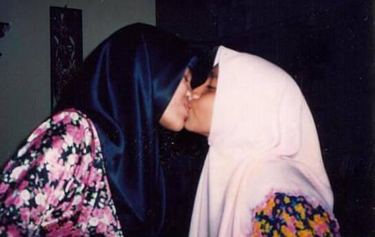 akucintamamakmu's tweet photo. jilbab indon lesbi.. :/ #jilbab http://t.co/EKLCuDLG9y