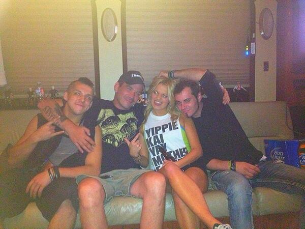 KrisCas1's tweet image. Still can&apos;t believe me &amp;amp; @Casey_Castille went hang out with Mushroomhead!!! #fknawesome