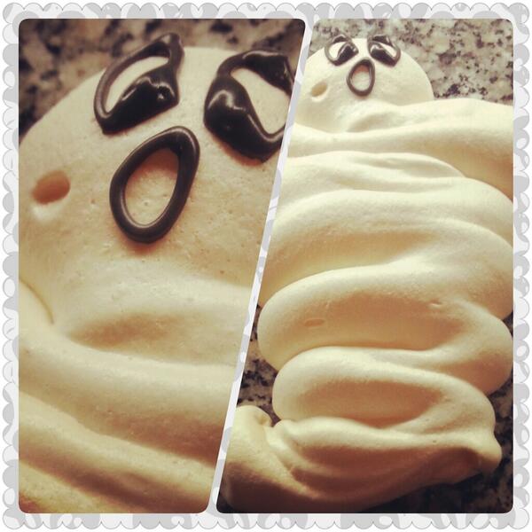 MamaBearsCakes's tweet photo. new halloween goodies in! meringue ghosties. perfect for, well, everyone! #halloween http://t.co/xO2saQWF2i