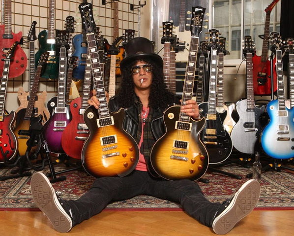 SonGabi's tweet photo. @Slash me da una guitarra ? http://t.co/AHMb4EV8Lx