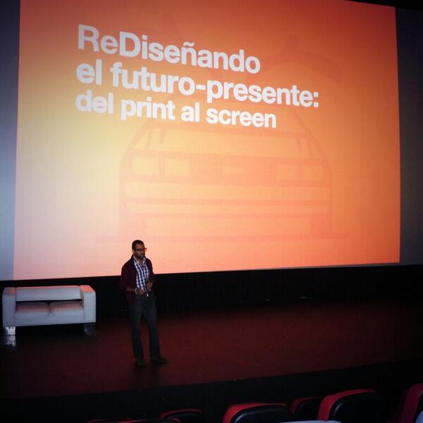 CapitalDBG's tweet photo. "Lo importante del diseño es lo que nos hace sentir" @nefiflorian en el Maratón de la @LIDAPRD #capitaleños http://t.co/7eLddF0Yr5