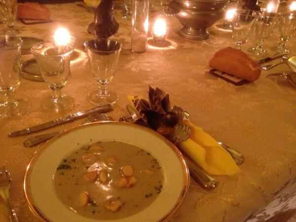 CaveaudePy's tweet image. 날씨 추울때 프랑스 가정 전통 전식은 야채 수프 #potage