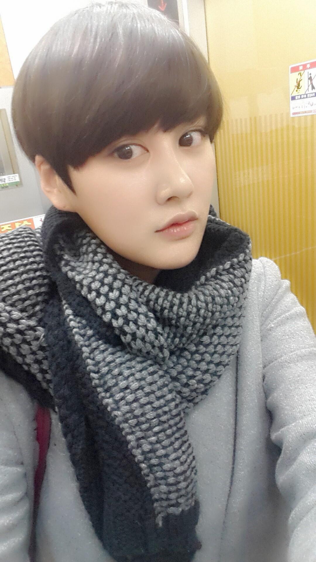 BWsrKM4CMAEsYcS.jpg:large