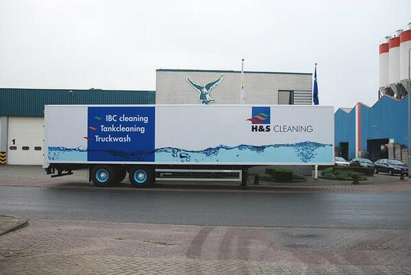 Voorbeeld van elkaar de bal toe spelen! #businessclub #sdvb <a href="/InfoValk/">DeValk</a> <a href="/VanEssenVanRaay/">Van Essen Van Raay</a> <a href="/wouteranbeek/">Wouter Anbeek</a> en trailer H&amp;S