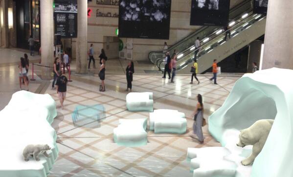 Inserm's tweet photo. On vous a dit qu’il y aurait des girafes au Forum des Halles à partir de jeudi, il y aura aussi des ours… #Scio2 http://t.co/ItZgIiECHA