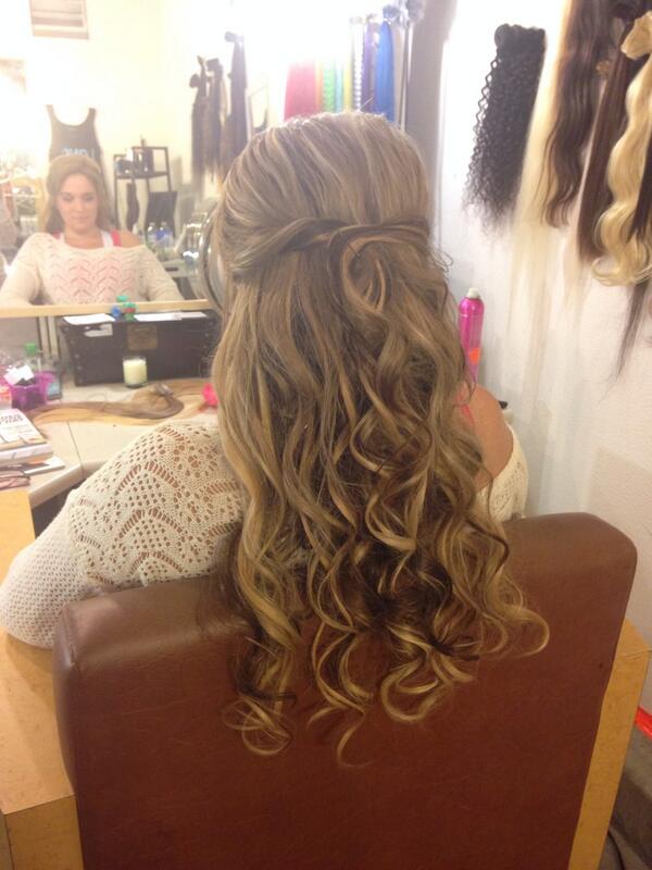 Caseystonexxx's tweet photo. Only person I've seen that does everything puuuurfect . 😘 #longlocks #curls #gonnahaveamazingsexhair http://t.co/nf1CZ7Bya7