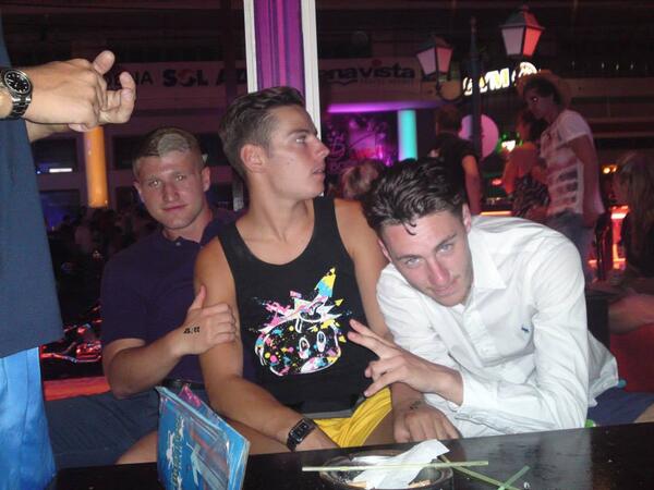 JamesonDeclan's tweet photo. “@LukeGappy: take us back @Lenhogg @JamesonDeclan http://t.co/NmLLW4TnXd”
Best time ever mate