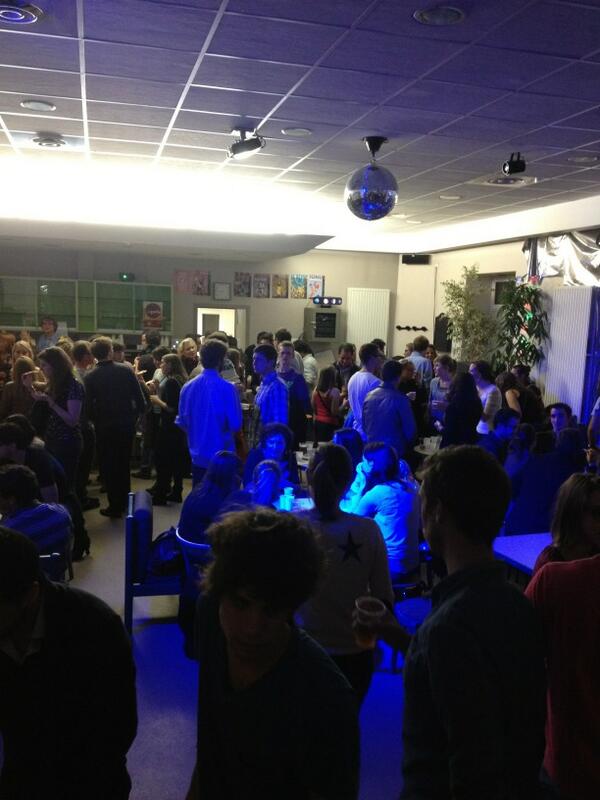 Ça commence ;-)
Danse floor begin <a href="/SAIHCS/">SAIHCS</a> <a href="/EmanuelLOEB/">Emanuel LOEB</a> <a href="/Hector_MG_ISNI/">Hector MG</a> <a href="/QLeHingrat/">Quentin Le Hingrat</a>