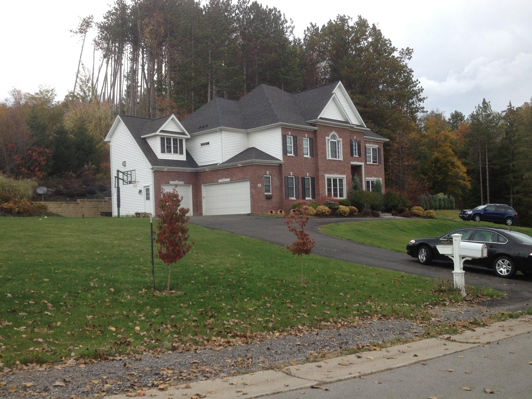 WGRZ on Twitter "Police searching a home on Kettle Run Road in Elma in