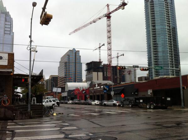 1CallTexas's tweet image. Rain or shine such an amazing city!