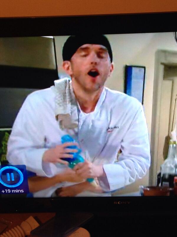 jamesevans86's tweet image. @MarkCharnock_ #firingblankstheory p.s - sky paused you the other day - #enjoyingyourself?