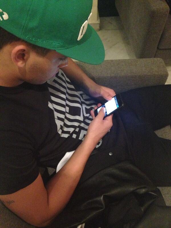 P9's tweet photo. Dia corrido!! Mas arrumaram um tempo!!
P9Team #askP9 #VoteP9MTVEMA http://t.co/Y0oIqgCGo0
