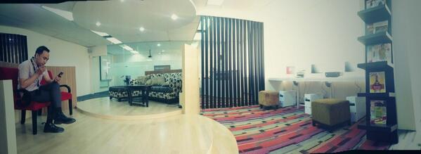 Ini kantor ku pagi ini, mana kantor kalian? (Cc: <a href="/KantorKeren/">Kantor Keren</a> )