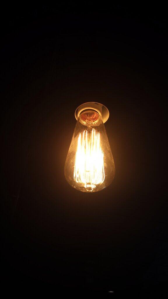 ChristineLust's tweet photo. 'This was the 3rd lightbulb ever made.' @putasweateron http://t.co/pCC2931dIe