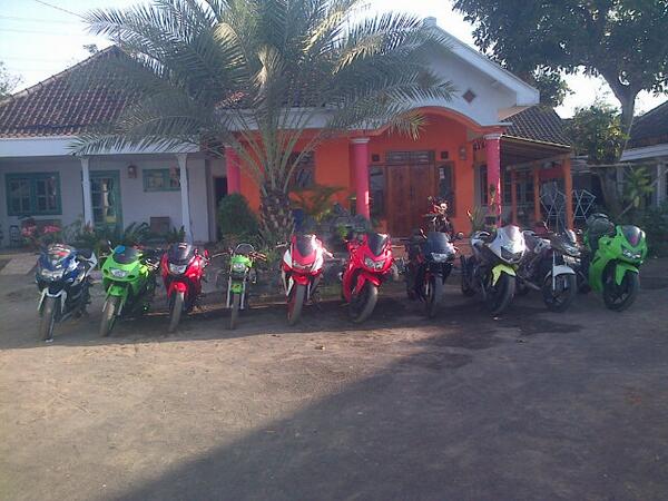 Reza_osdkrc's tweet photo. @nics_malang salam satu aspal http://t.co/tJswOSS1NP