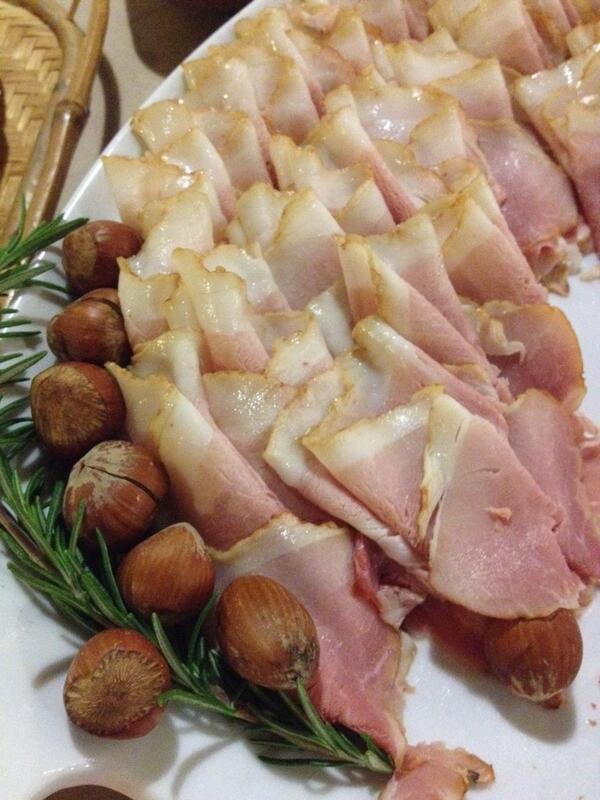 LittleGreenPick's tweet image. Who got some of that amazing @Tails_Trotters at #holidaymingle #portlandbloggers tonight??