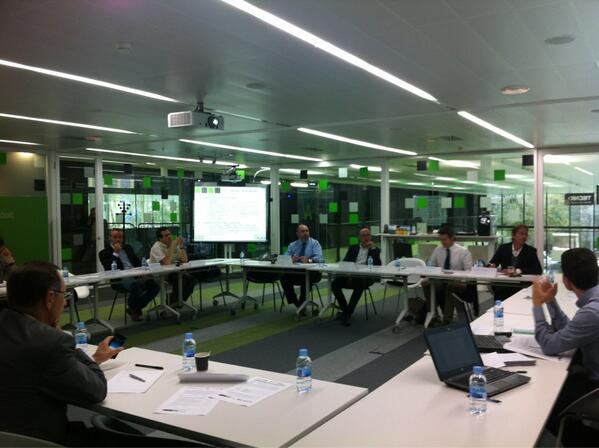 Gemmabatlle's tweet image. Avui fem 3era sessió de treball cross sector entre #cluster_tic #bdigital i logistica amb mes de 15 empreses