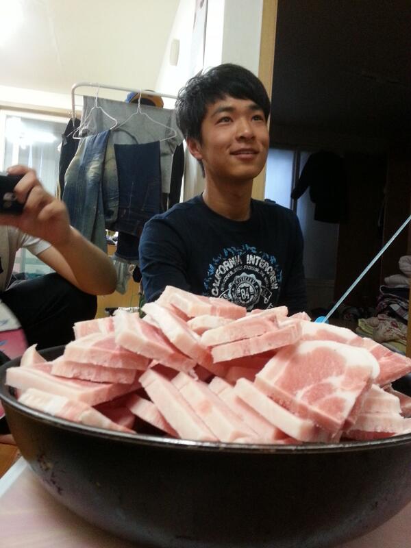 So many samgyupsal, today i'm cook.