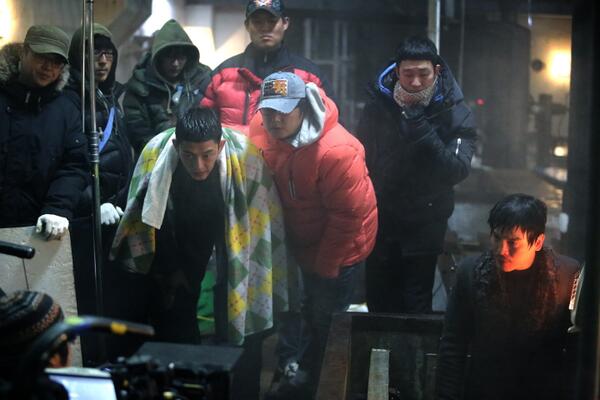 <깡철이> 아찔! 애절! 열정! 생생한 리얼 촬영 현장 미공개 컷! '액션신도 다시한번 확인하는 꼼꼼함 강철이'