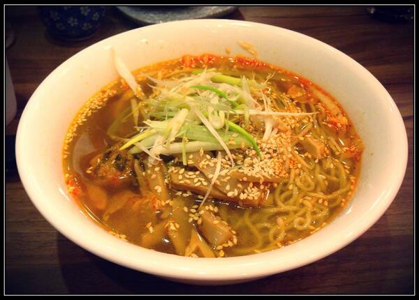 rajasOnO's tweet photo. Makan MALAM http://t.co/3SQukH24LA